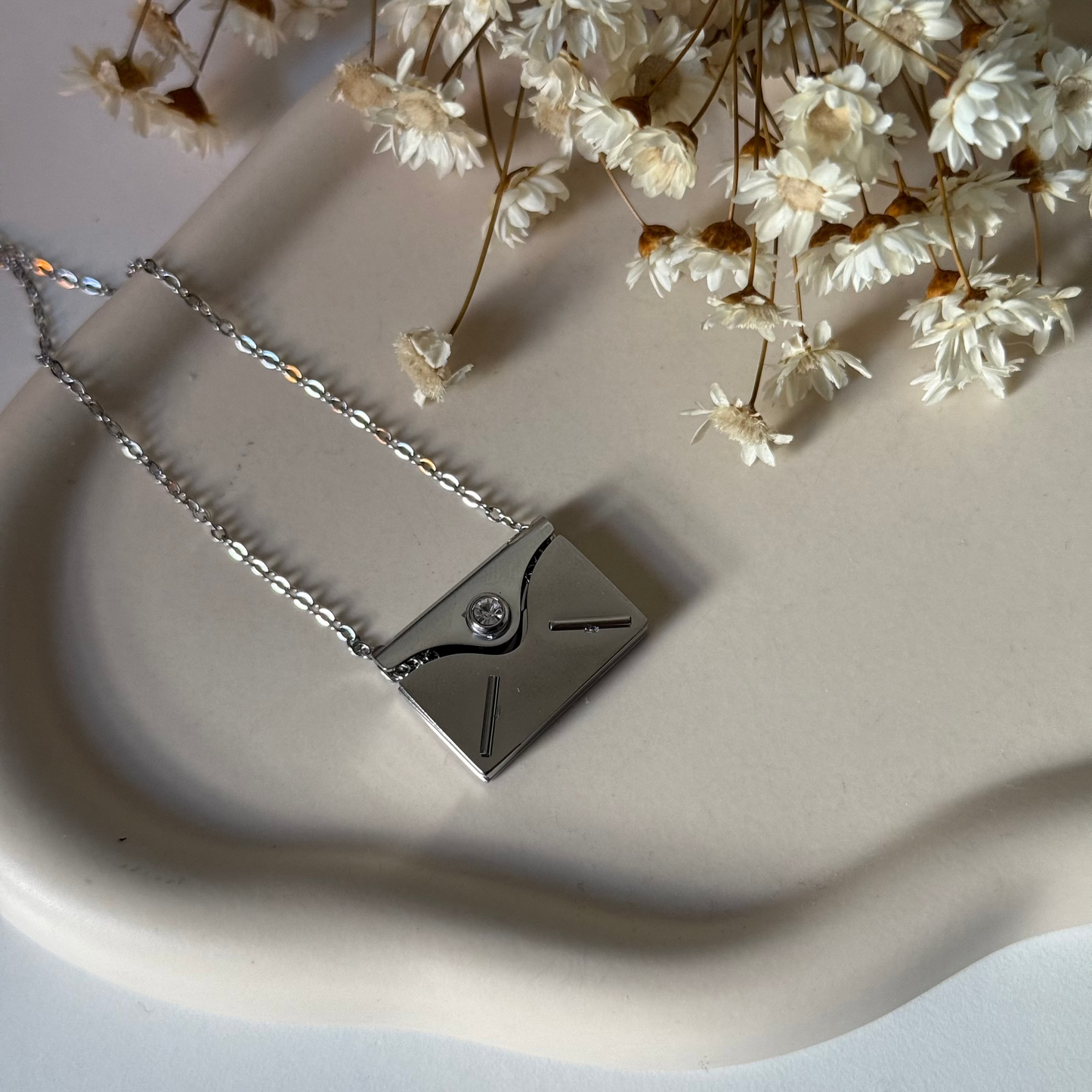 Collier lettre en argent
