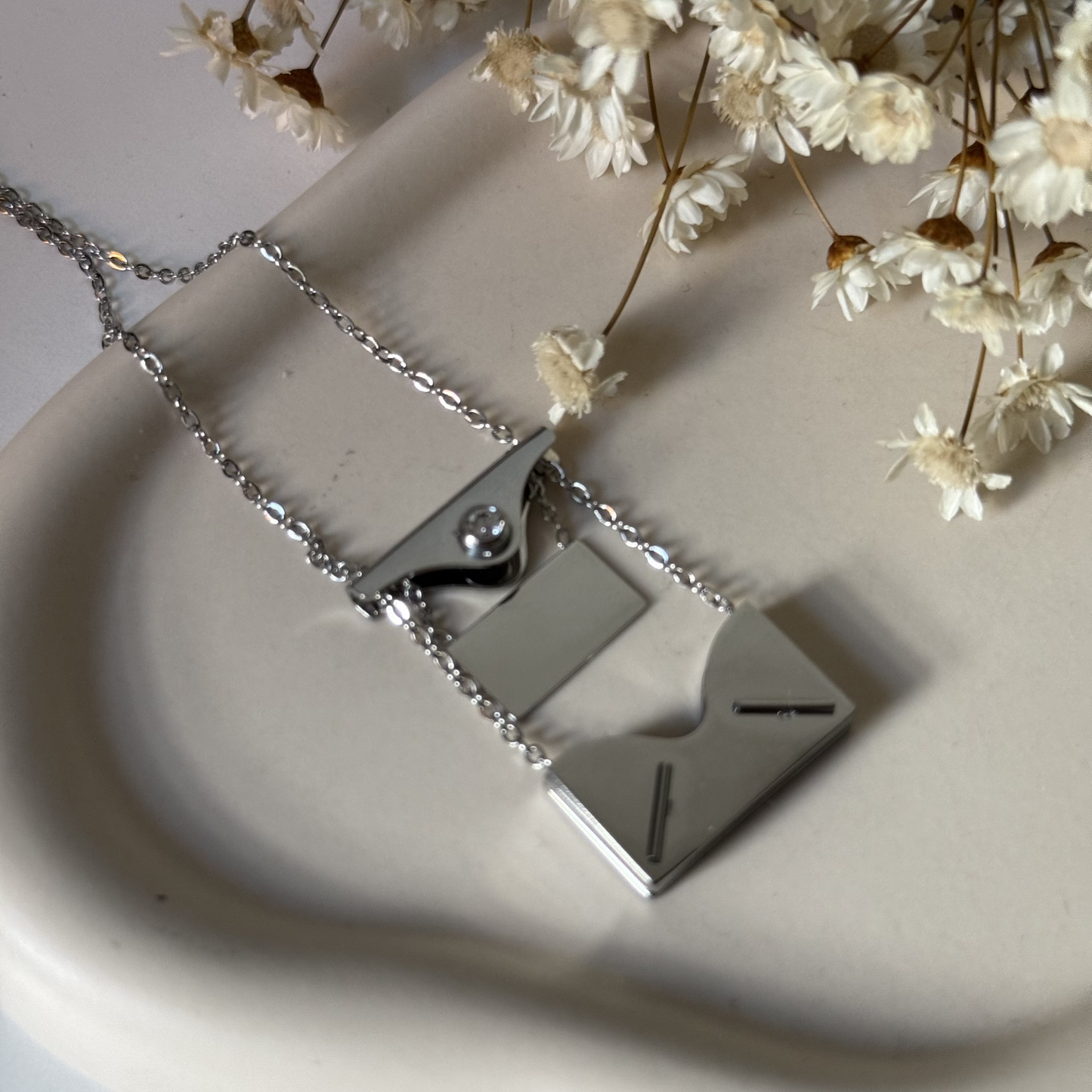 Collier lettre en argent